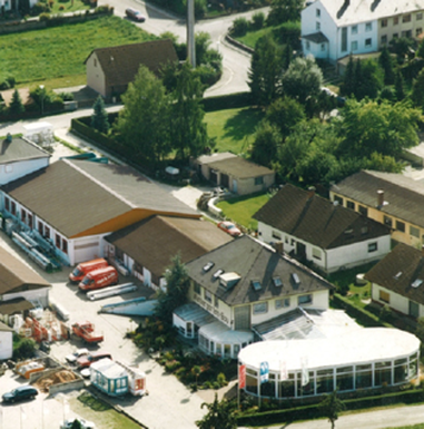 1996 Firmengebäude