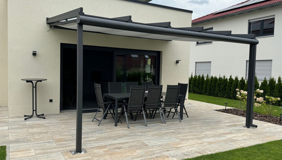 Terrassenüberdachung mit Unterdachmarkise