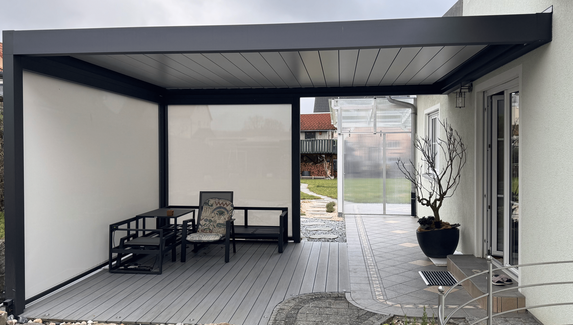 Lamellendach mit Zip Screens