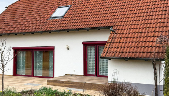 Kunststofffenster Weinrot