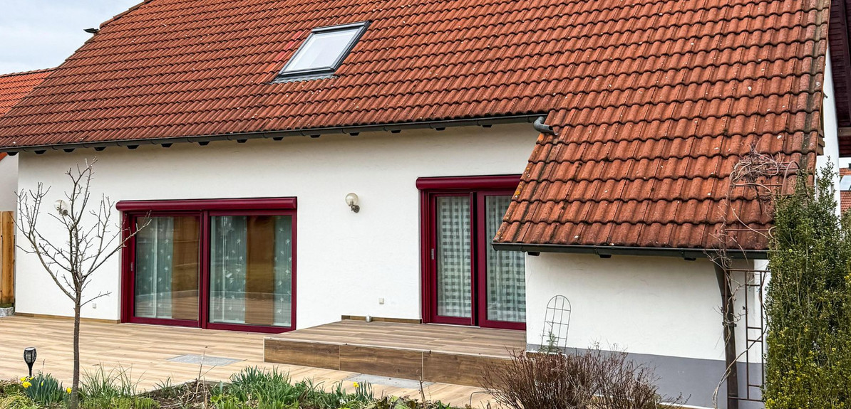 Kunststofffenster Weinrot