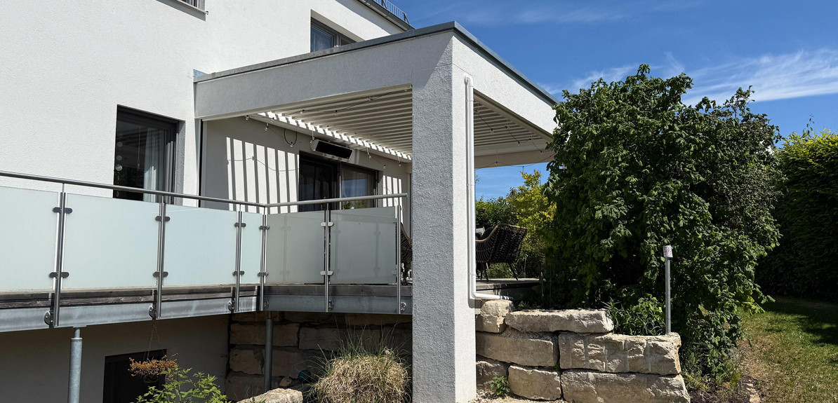 Lamellendach in Betonfassung